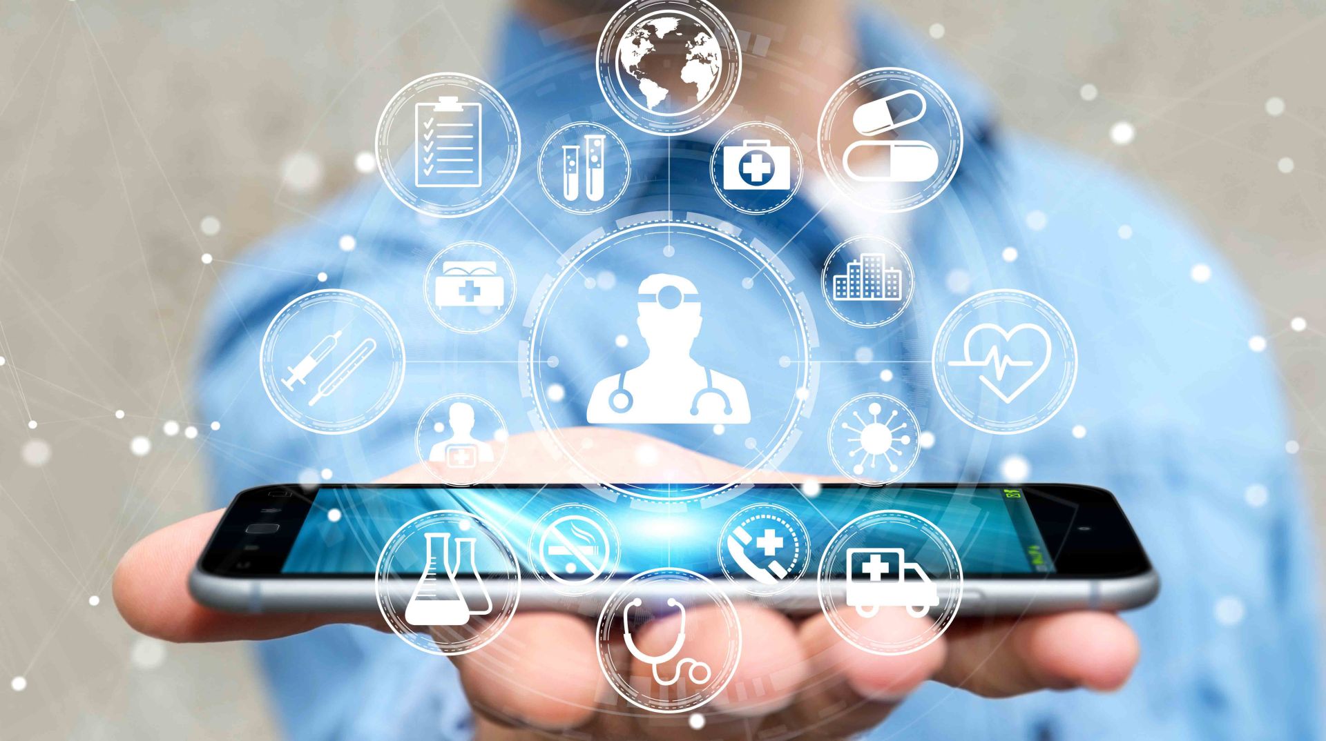 Patient-holding-a-smartphone